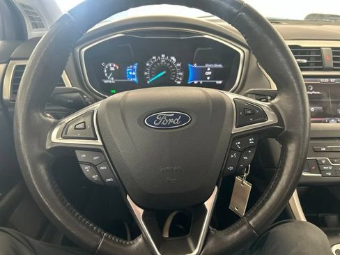 Used 2016 Ford Fusion SE w/ Equipment Group 202A FWD image 10