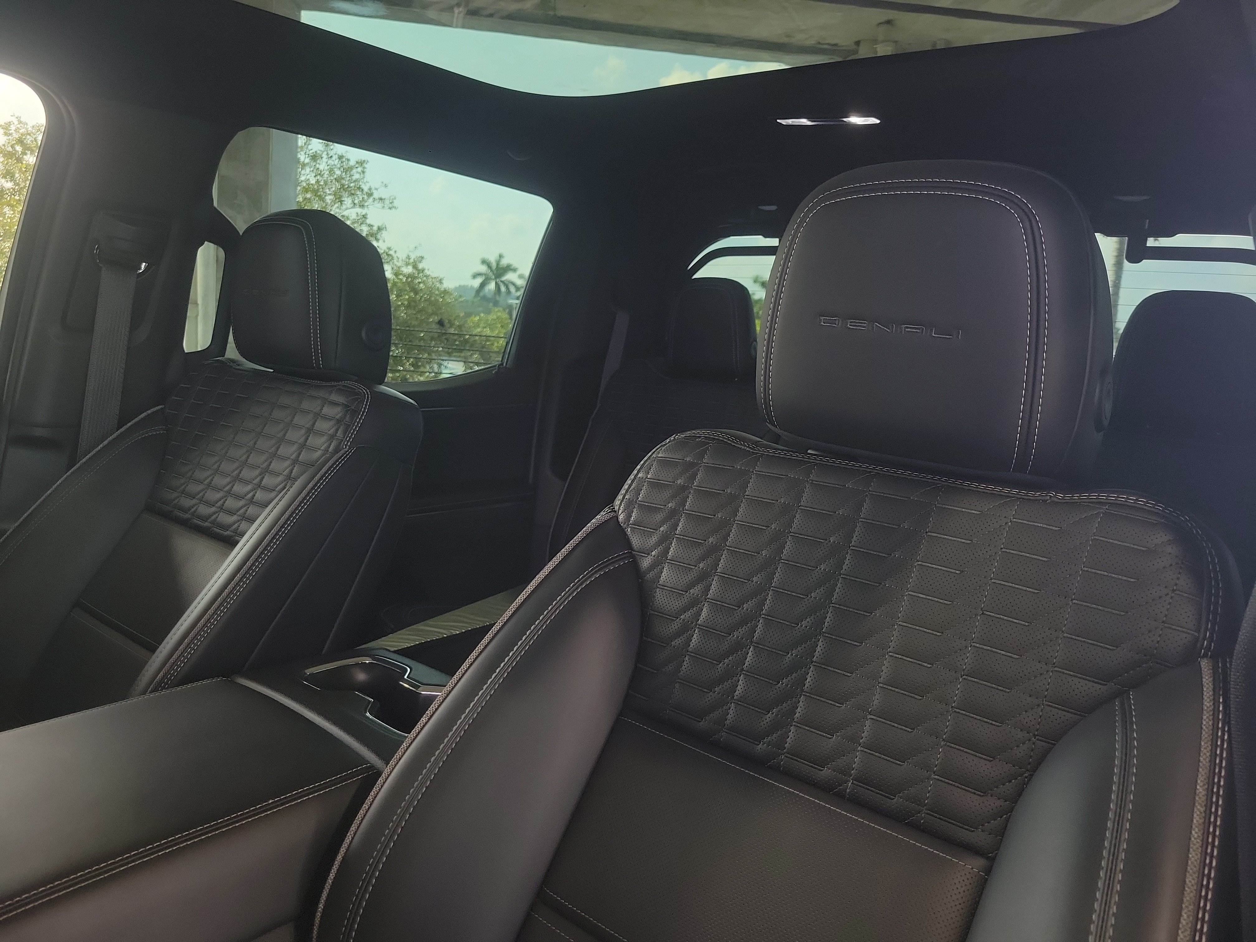 Used 2025 GMC Sierra EV Denali AWD/4WD image 19