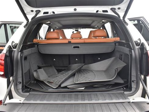 Used 2018 BMW X5 M image 7