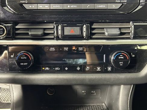 Used 2024 Nissan Pathfinder SV w/ SV Premium Package AWD/4WD image 21