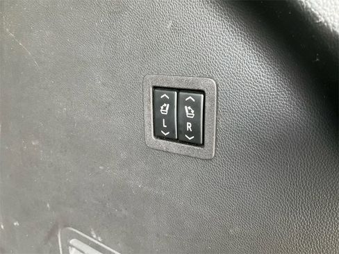 Used 2024 Buick Enclave Premium image 33