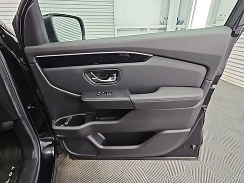 Used 2025 Honda Pilot EX-L image 41