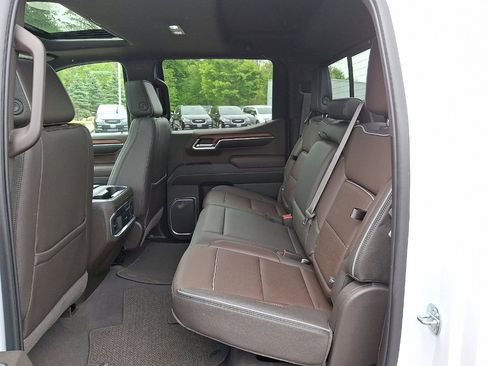 Used 2023 GMC Sierra 1500 Denali w/ Denali Reserve Package AWD/4WD image 12