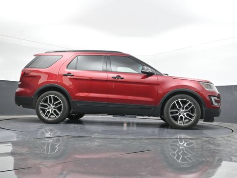 Used 2016 Ford Explorer Sport w/ Equipment Group 401A AWD/4WD image 33