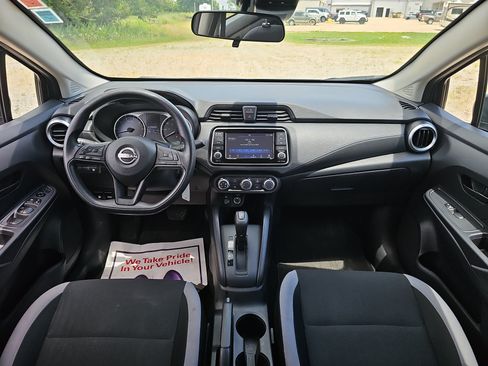 Used 2025 Nissan Versa S FWD image 15