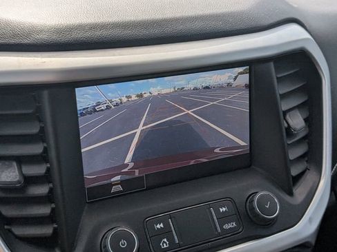 Used 2023 GMC Acadia SLT FWD image 24