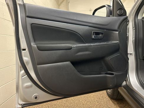 Used 2020 Mitsubishi Outlander Sport ES FWD image 13