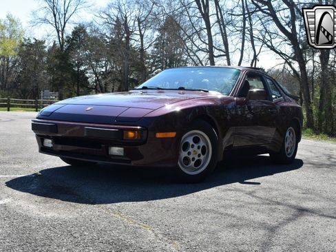 Used 1987 Porsche 944 S image 3