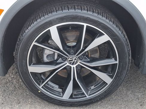 Used 2022 Volkswagen Tiguan SEL R-Line image 27