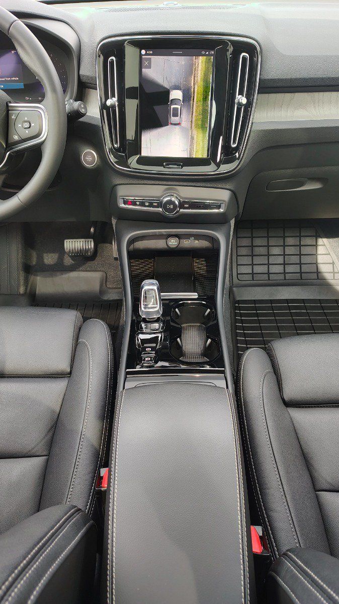 Used 2024 Volvo XC40 B5 Ultimate w/ Protection Package Premier AWD/4WD image 21