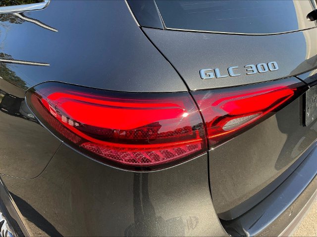 Used 2026 Mercedes-Benz GLC 300 4MATIC image 25