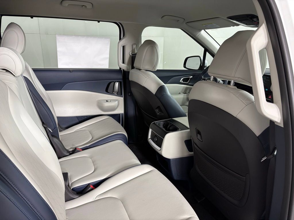 New 2026 Kia Carnival EX FWD image 48