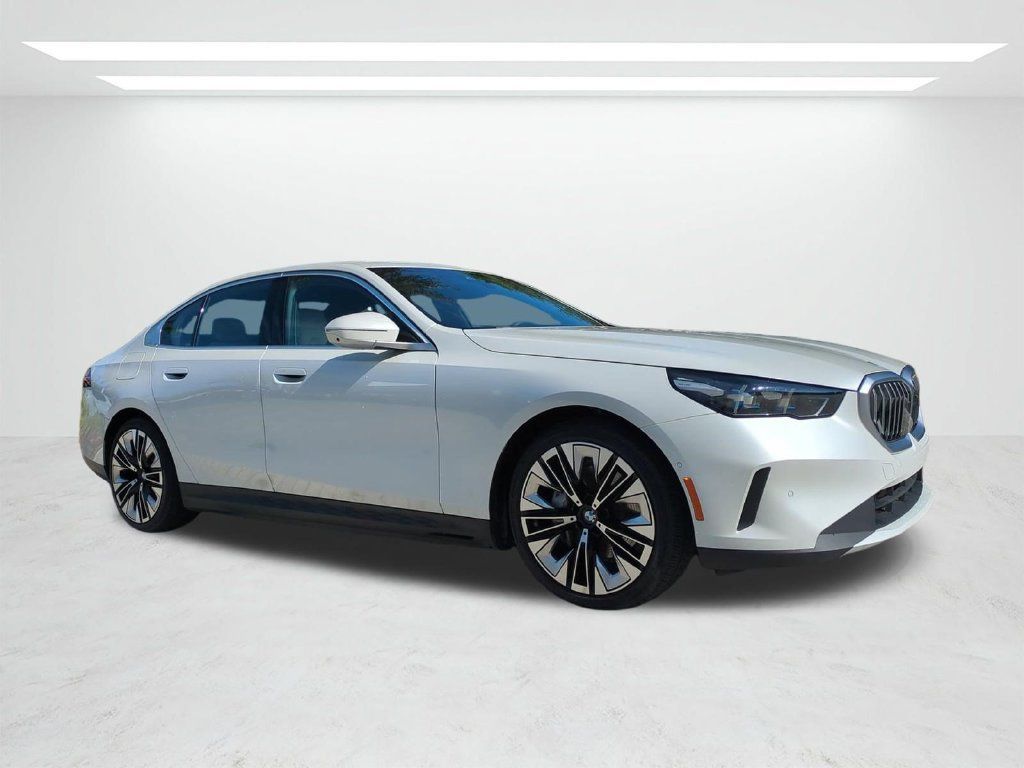 New 2026 BMW i5 eDrive40 w/ Premium Package AWD/4WD image 2