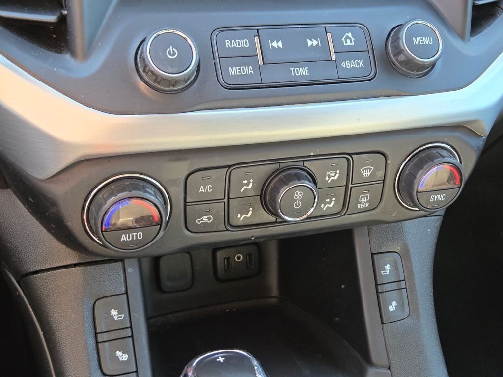 Used 2018 GMC Acadia SLT FWD image 32