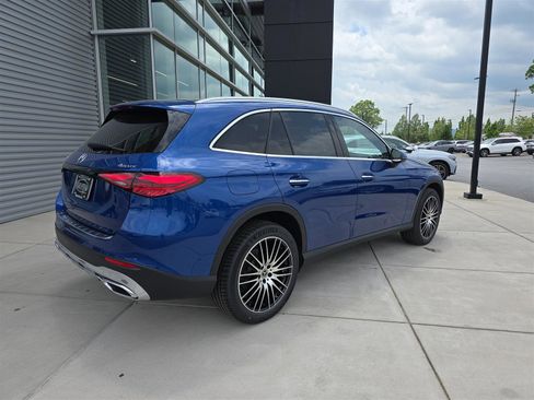 Used 2025 Mercedes-Benz GLC 300 4MATIC image 3