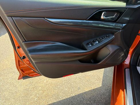 Used 2020 Nissan Maxima SR w/ Sport Mat Group FWD image 9