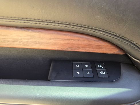 Used 2018 Land Rover Discovery HSE Luxury AWD/4WD image 25