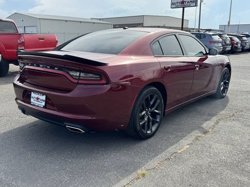 Used 2019 Dodge Charger SXT RWD image 4