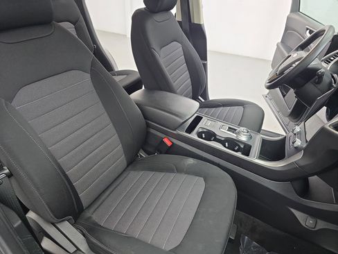 Used 2021 Ford Edge SE w/ Cargo Accessory Package image 10