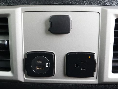 Used 2021 Ford F350 Lariat AWD/4WD image 61