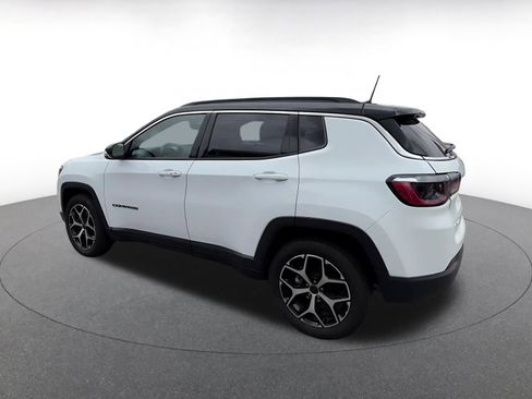 Used 2025 Jeep Compass Limited AWD/4WD image 10