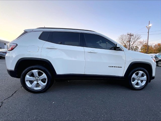 Used 2019 Jeep Compass Latitude w/ Popular Equipment Group AWD/4WD image 9