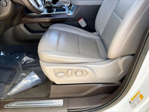 Used 2022 GMC Sierra 1500 SLT w/ SLT Premium Plus Package image 34