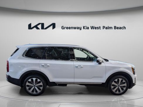 Certified 2022 Kia Telluride EX w/ EX Premium Package image 9