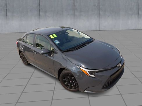 Used 2023 Toyota Corolla LE FWD image 2