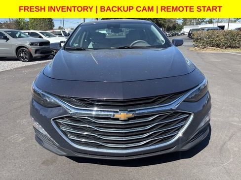 Used 2025 Chevrolet Malibu LT image 2