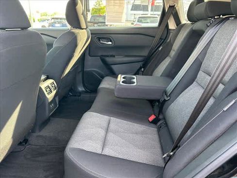 Used 2026 Nissan Rogue SV FWD image 12