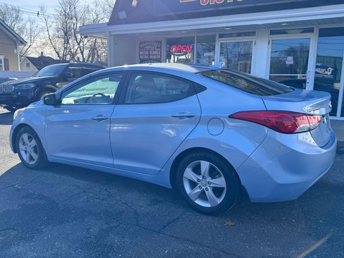 Used 2013 Hyundai Elantra GLS w/ Preferred Pkg image 4