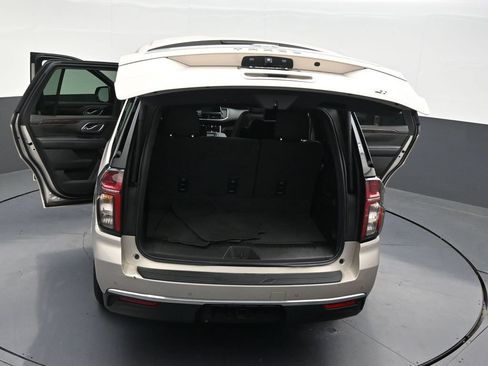 Used 2022 Chevrolet Tahoe LT w/ Luxury Package RWD image 35