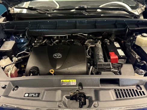 Used 2021 Toyota Highlander XLE image 25
