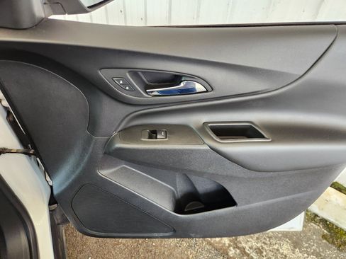 Used 2021 Chevrolet Equinox LT AWD/4WD image 16