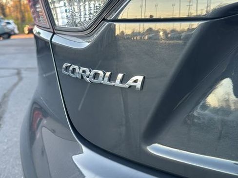 Used 2024 Toyota Corolla LE image 33