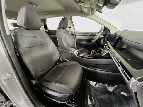 Used 2025 Hyundai Tucson SE AWD/4WD image 26
