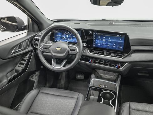 Used 2025 Chevrolet Equinox LT w/ Convenience Package II image 29