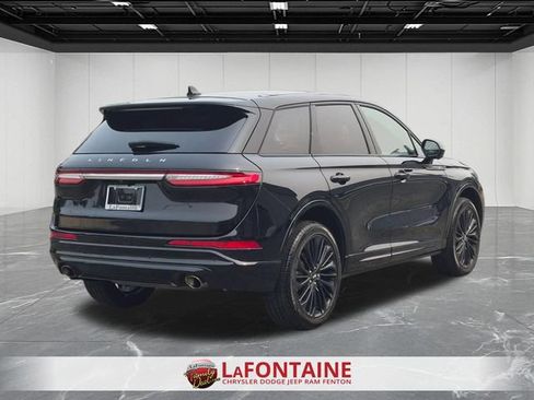 Used 2024 Lincoln Corsair AWD w/ Equipment Group 101A image 5