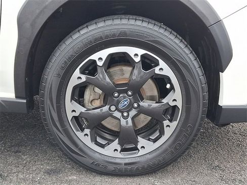 Used 2023 Subaru Crosstrek 2.0i Premium image 9