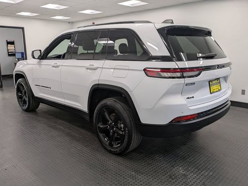 Used 2024 Jeep Grand Cherokee Altitude image 6