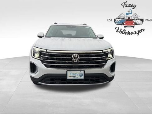 New 2026 Volkswagen Atlas SE image 2