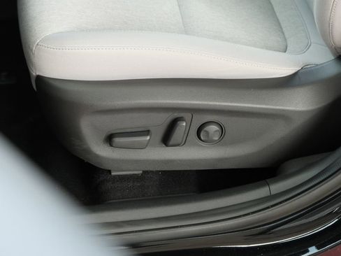 Used 2023 Hyundai Kona SE FWD image 30