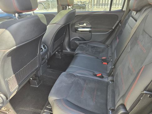 Used 2022 Mercedes-Benz GLB 250 image 23