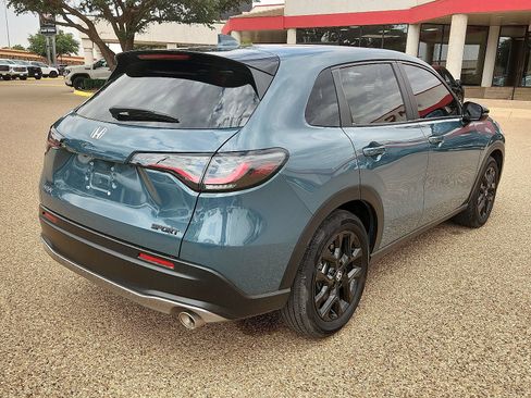 Used 2025 Honda HR-V Sport image 4