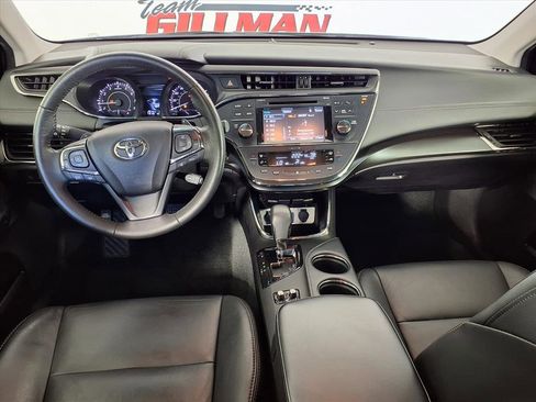Used 2018 Toyota Avalon XLE image 12