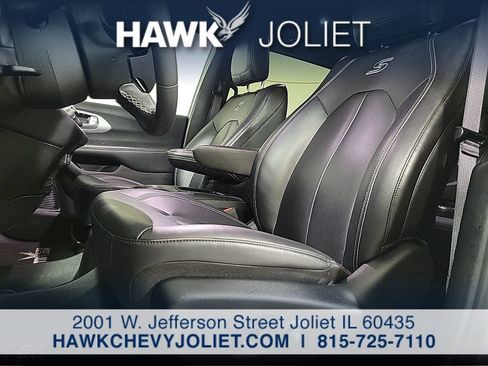 Used 2024 Chrysler Pacifica Limited FWD image 10