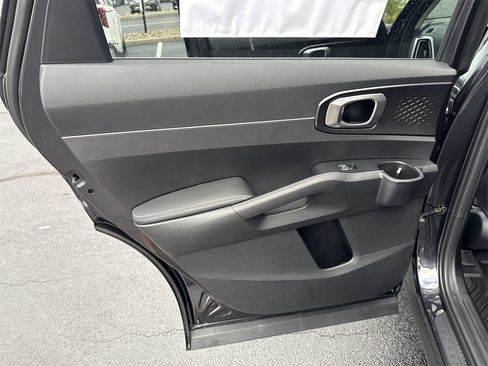 New 2025 Kia Sorento LX image 23