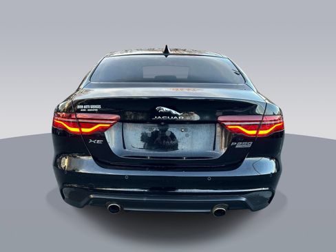 Used 2020 Jaguar XE S RWD image 4