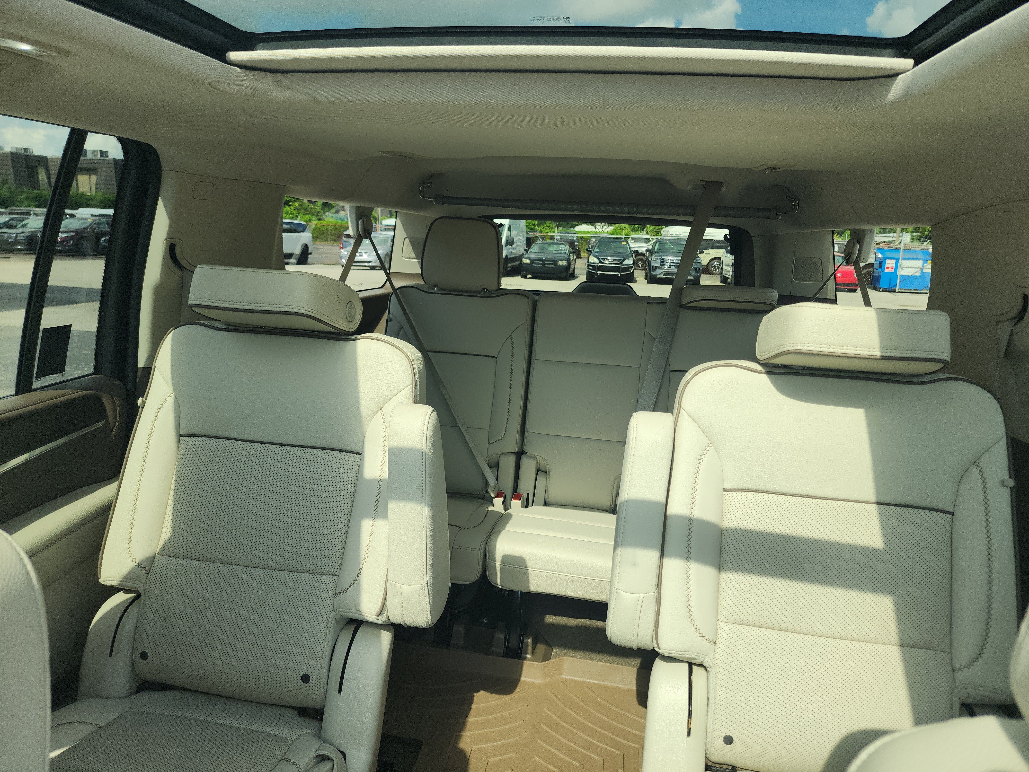 Used 2022 GMC Yukon XL Denali RWD image 22